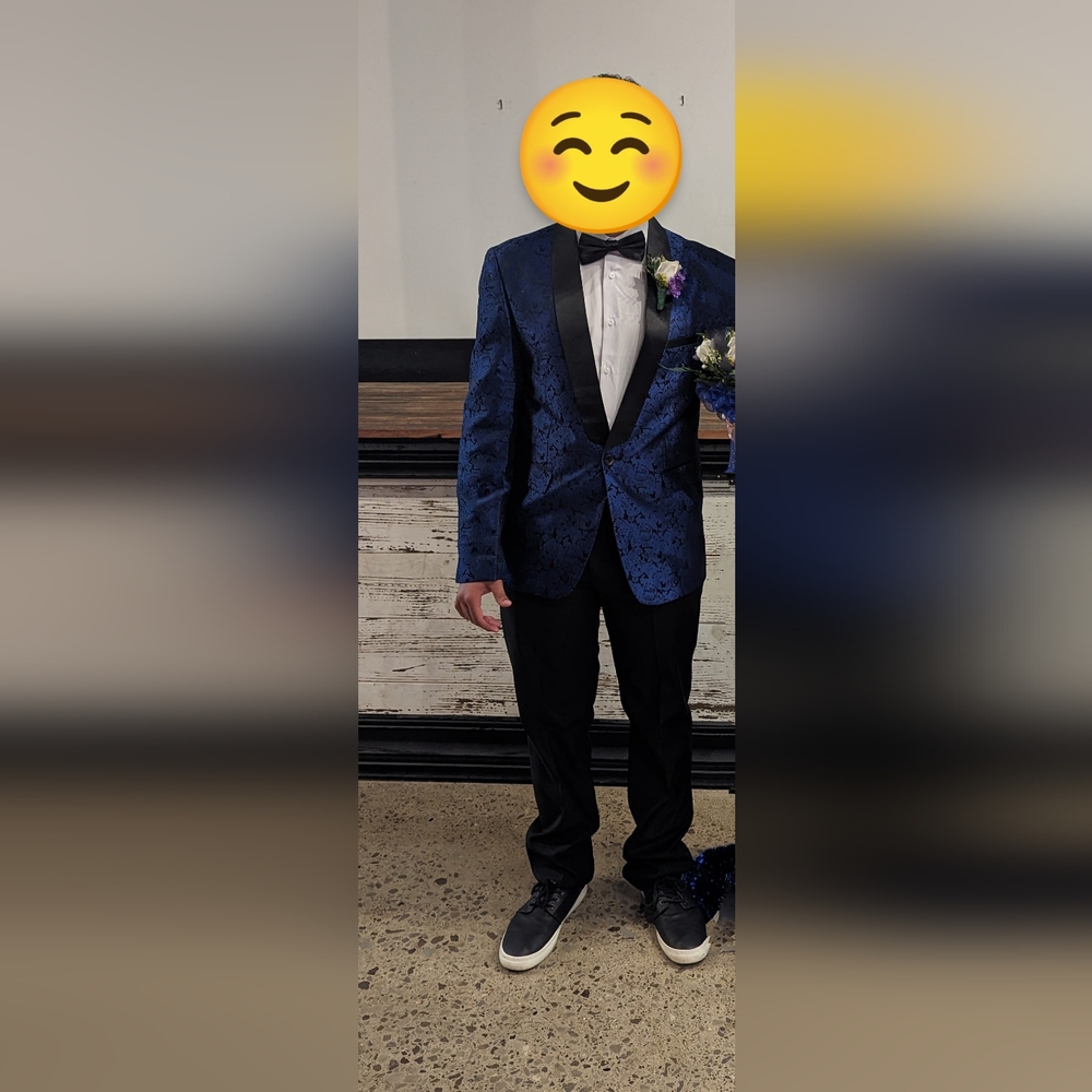 Men's slim 2 piece floral tuxedo. Size Med (36)